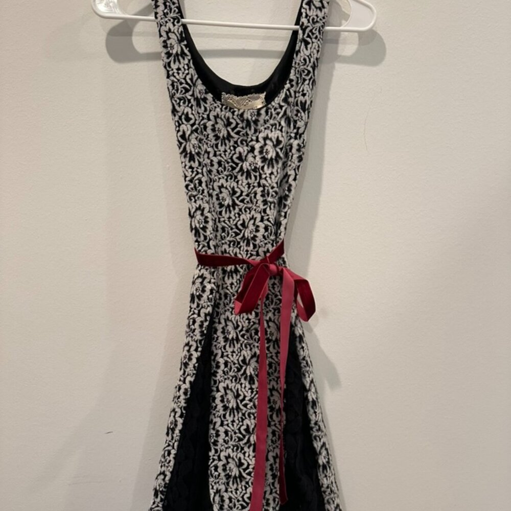 Black and white dress partial velvet by Ar'eve - Velvet tie - Size small - New